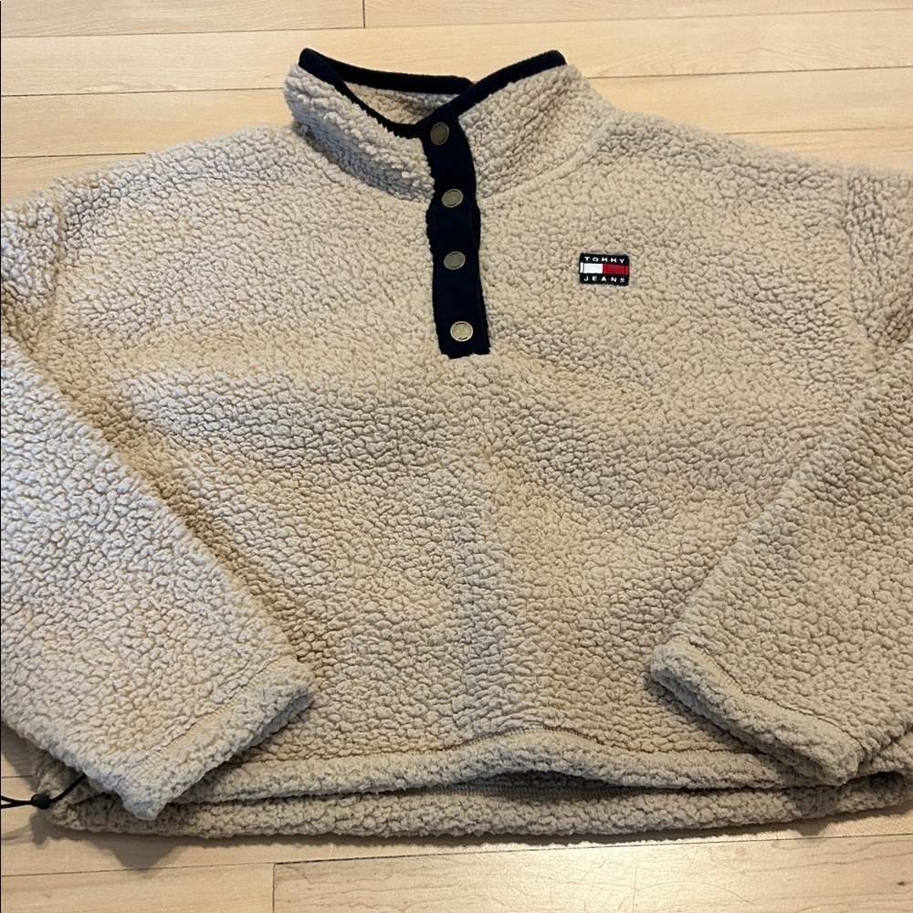 Tommy Hilfiger Beige Sherpa Fleece with Navy Accents